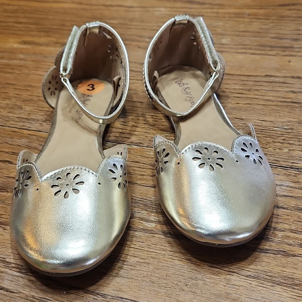 Self Esteem Gold Flats Size 3